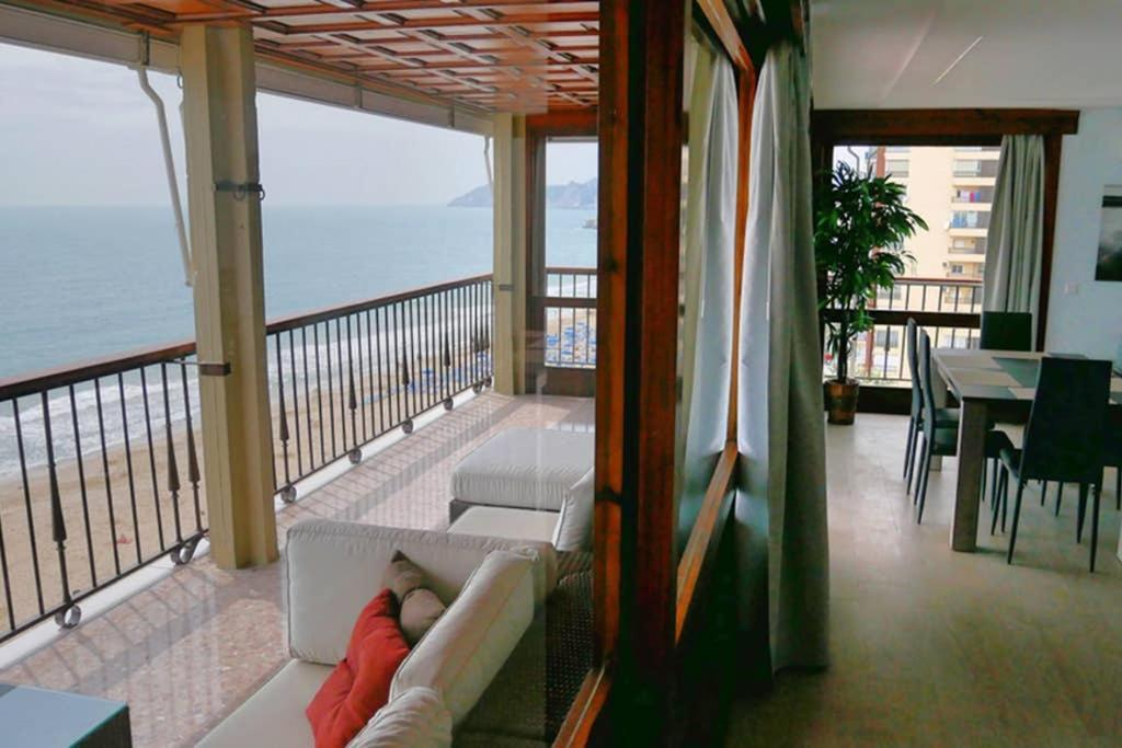 Levante Beach Front Of The Sea Estacha Benidorm Bagian luar foto